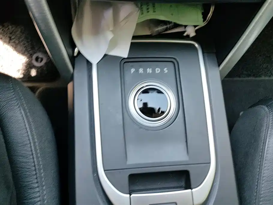 Land Rover Discovery Sport 2017 — фото 16