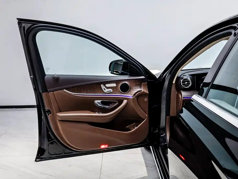 Mercedes-Benz E-Class 2022