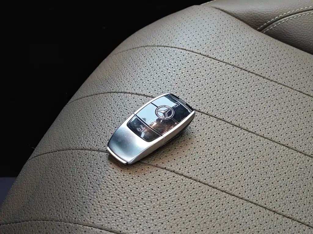 Mercedes-Benz E-Class 2019 — фото 17