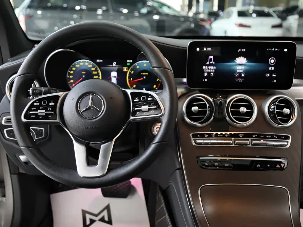 Mercedes-Benz GLC 2022 — фото 12