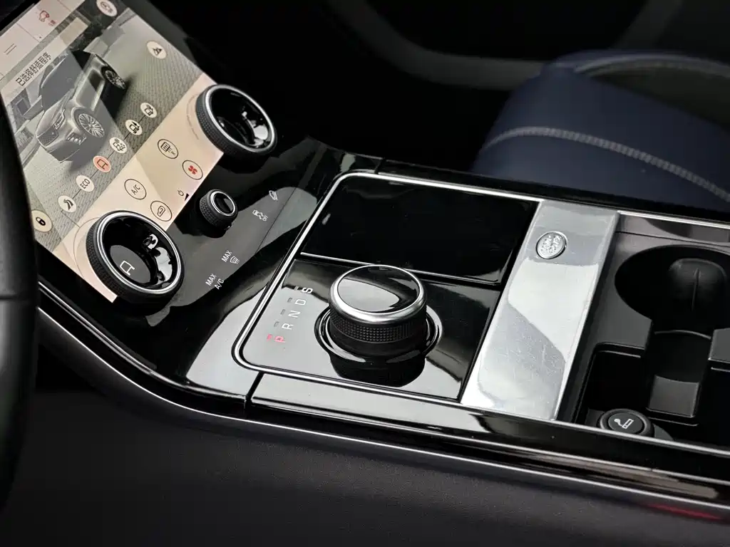 Land Rover Range Rover Velar 2018 — фото 8