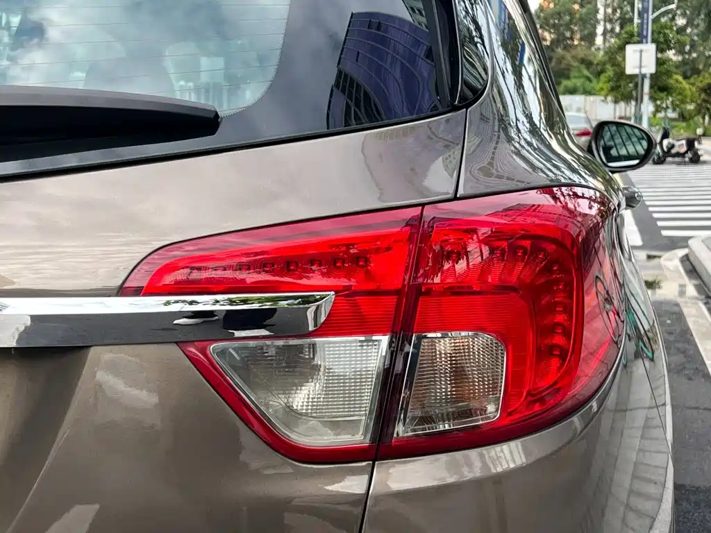 Buick Envision Plus 2016 — фото 27