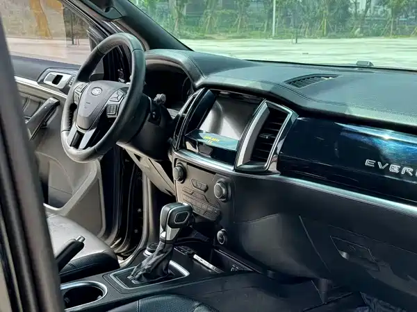 Ford Everest 2020