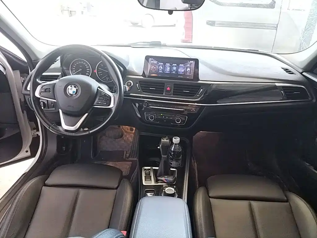 BMW 1 Series 2017 — фото 10