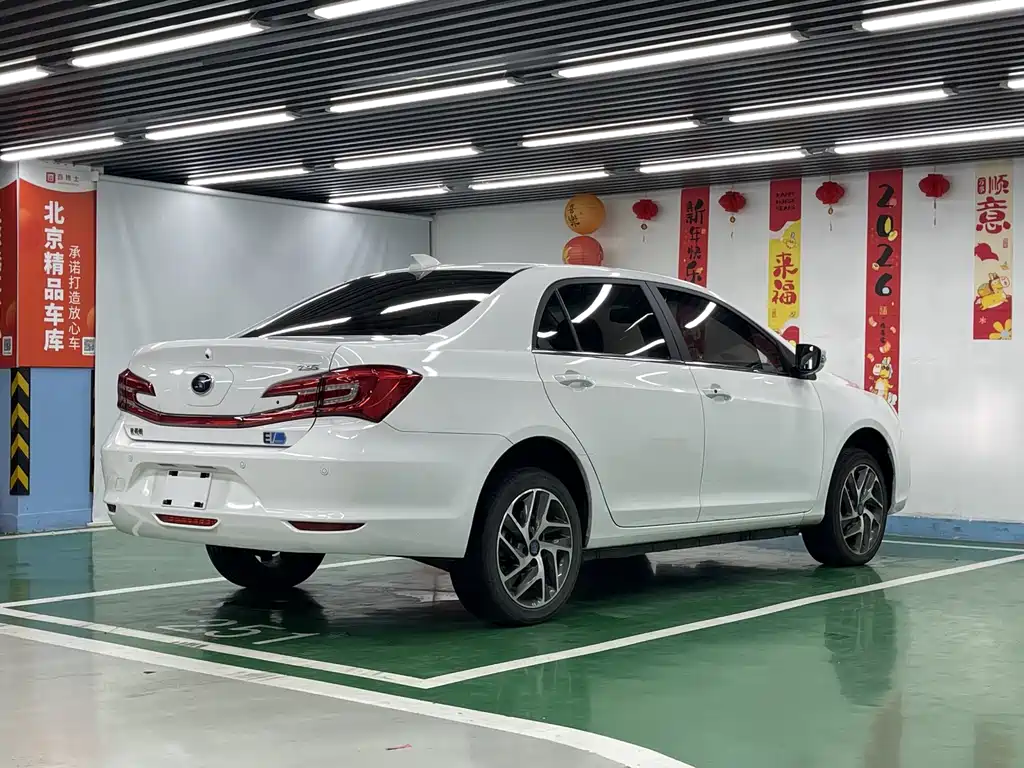 BYD Qin NEV 2018 — фото 5