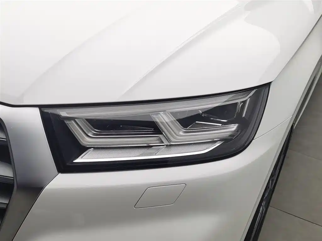 Audi Q5L 2021 — фото 7