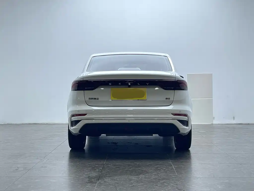 Geely Emgrand 2026