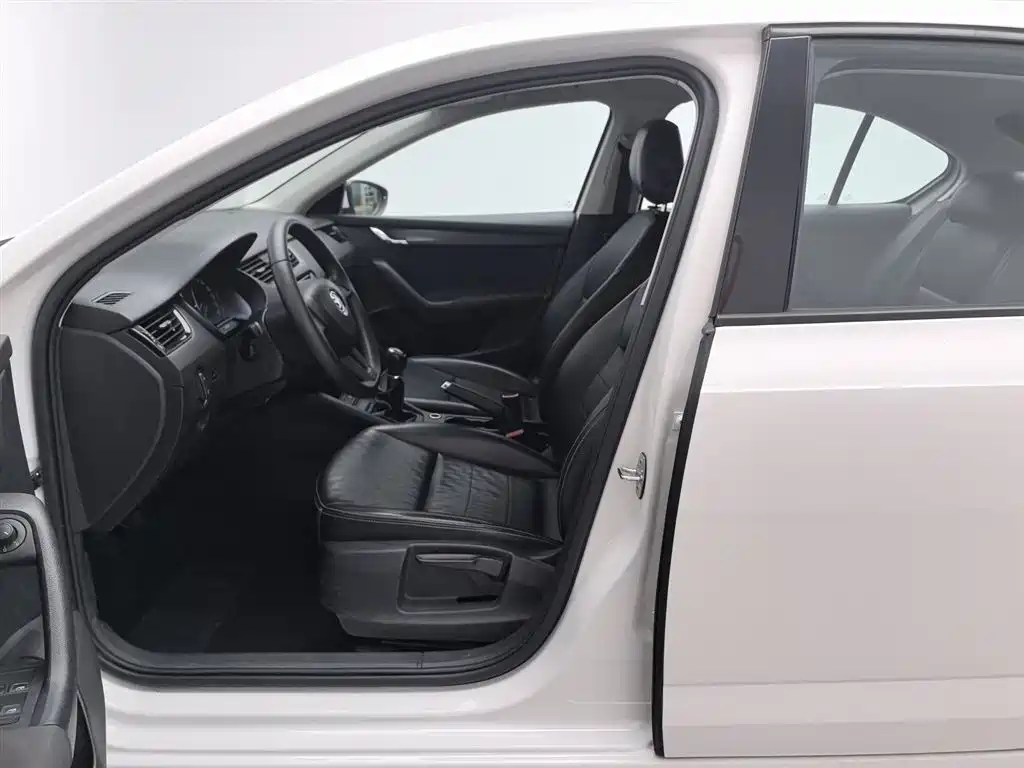 Skoda Octavia 2019 — фото 10