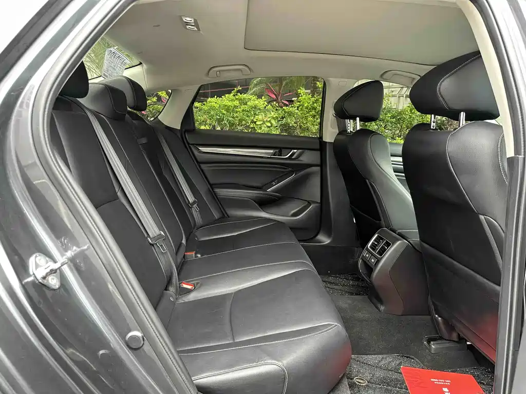 Honda Accord 2022 — фото 11