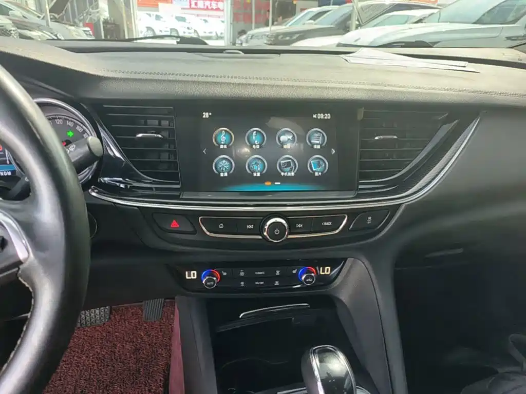 Buick Regal 2018 — фото 13