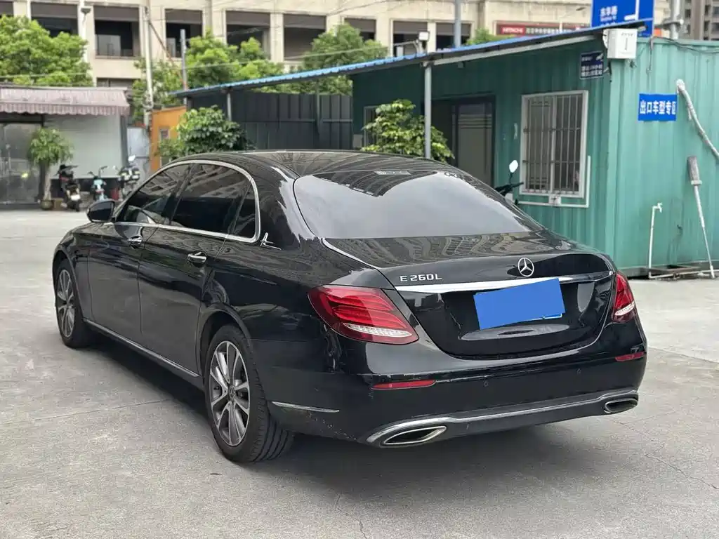 Mercedes-Benz E-Class 2020 — фото 9