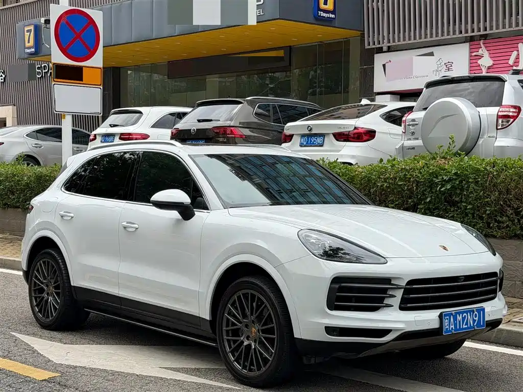 Porsche Cayenne 2018 — фото 3