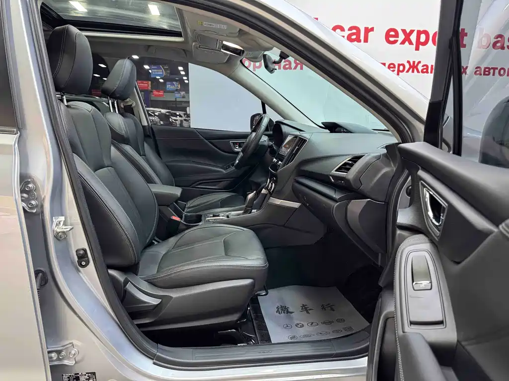 Subaru Forester 2022 — фото 11