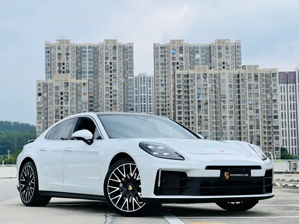 Porsche Panamera 2025