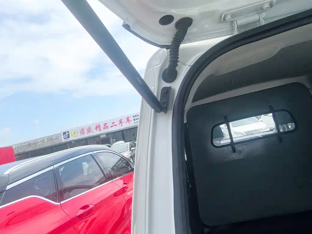 Wuling Hongguang PLUS 2020 — фото 26