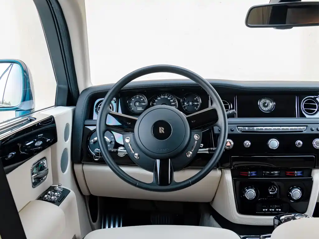 Rolls-Royce Phantom 2013 — фото 12