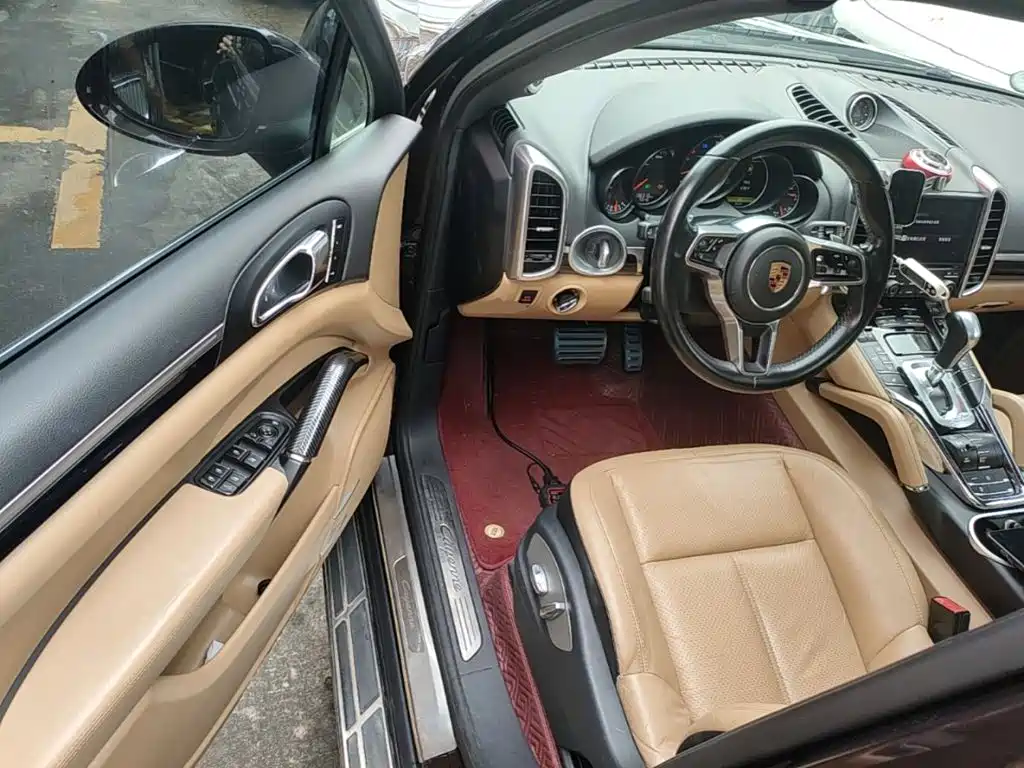 Porsche Cayenne 2016 — фото 16