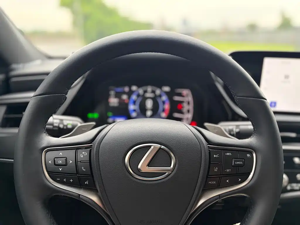 Lexus ES 2024 — фото 10