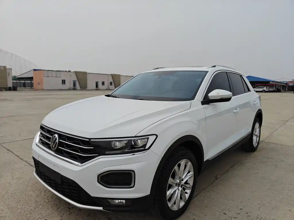 Volkswagen T-Roc 2022 — фото 1