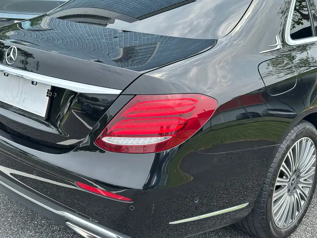 Mercedes-Benz E-Class 2020 — фото 14