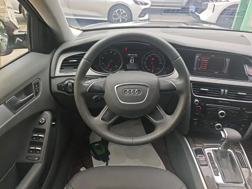 Audi A4L 2016 — фото 11