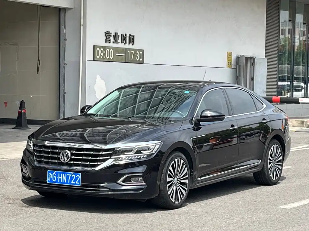 Volkswagen Passat 2019 — фото 1