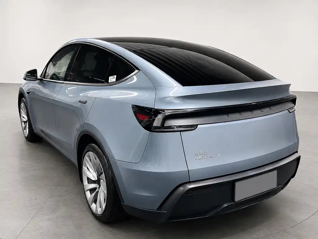 Tesla Model Y 2025 — фото 6