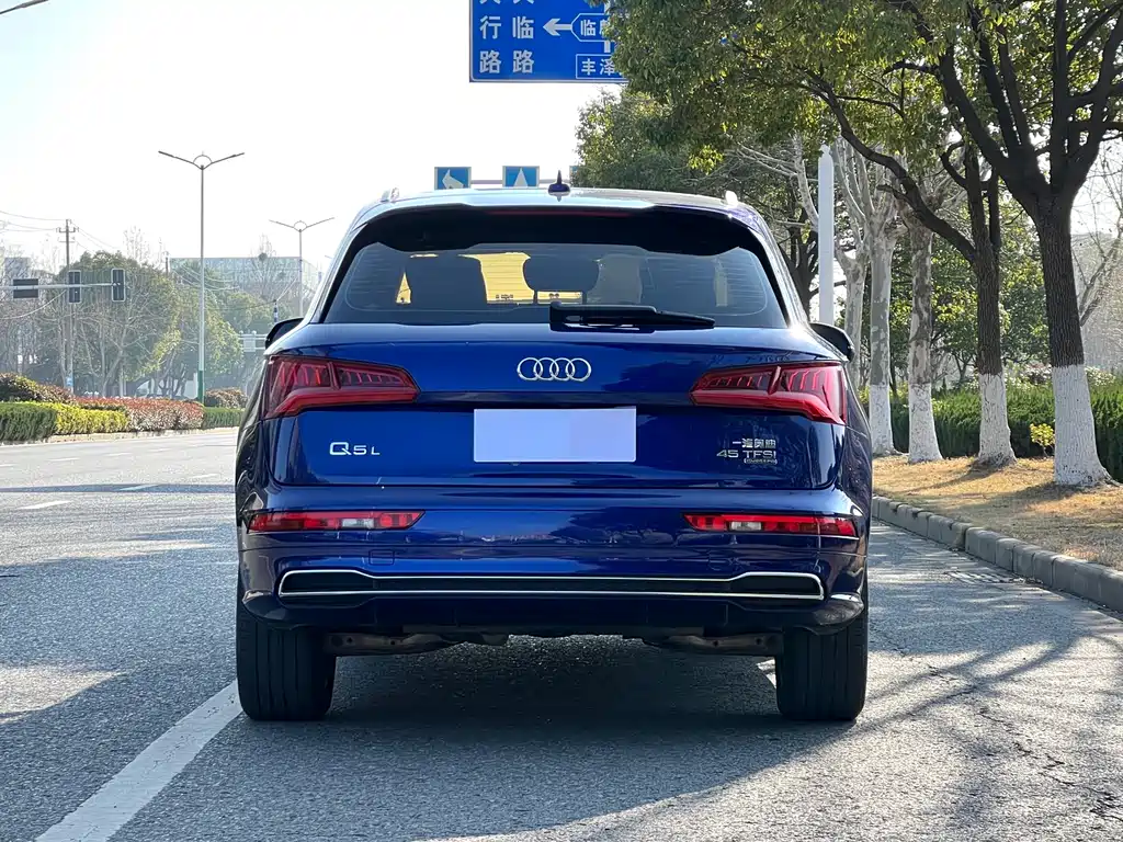 Audi Q5L 2018 — фото 4