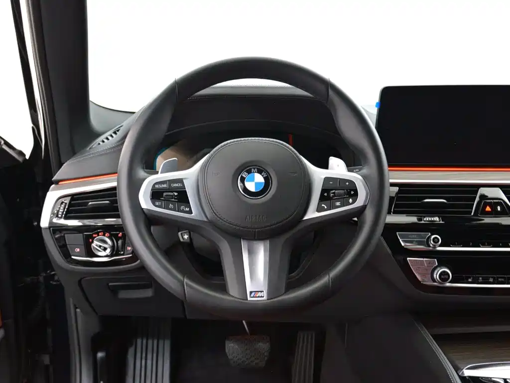 BMW 5 Series 2022 — фото 9