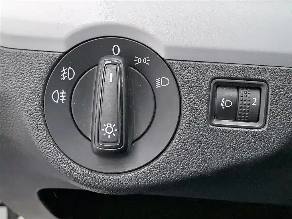 Volkswagen Jetta 2016 — фото 21