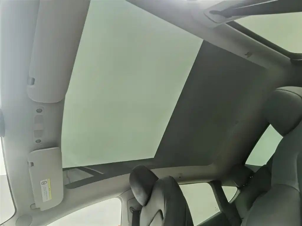 Tesla Model Y 2023 — фото 14