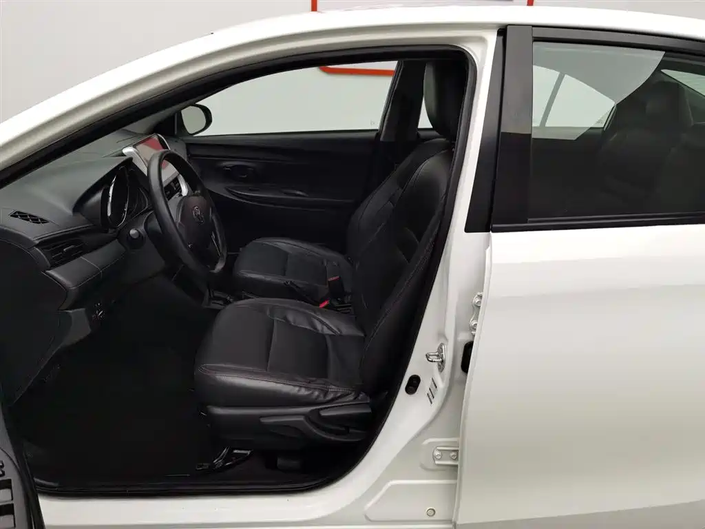 Toyota Vios 2017 — фото 10