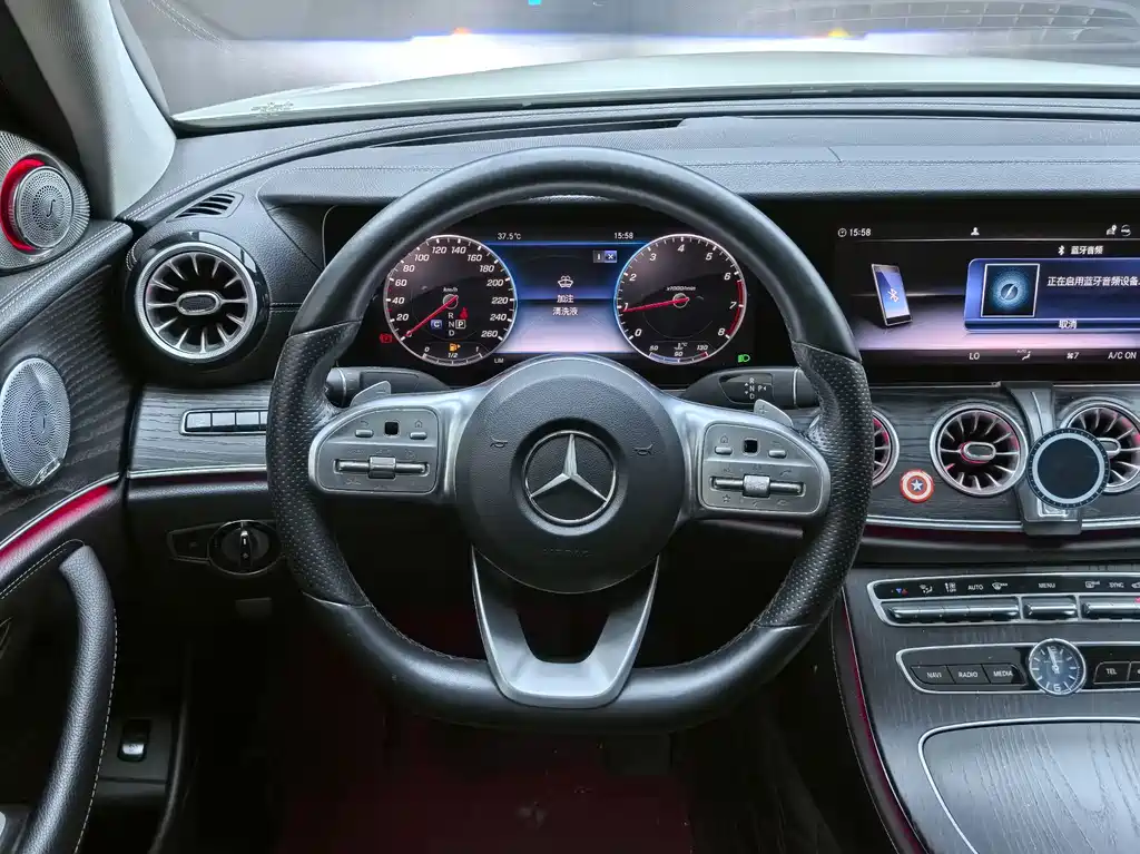 Mercedes-Benz E-Class 2020 — фото 27
