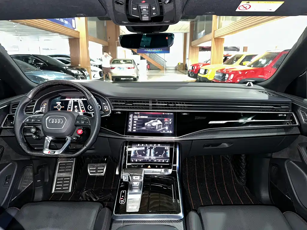 Audi RS Q8 2022 — фото 10