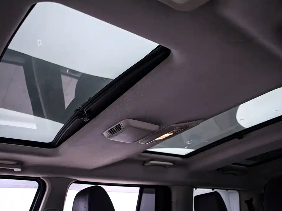 Land Rover Discovery 2016 — фото 10