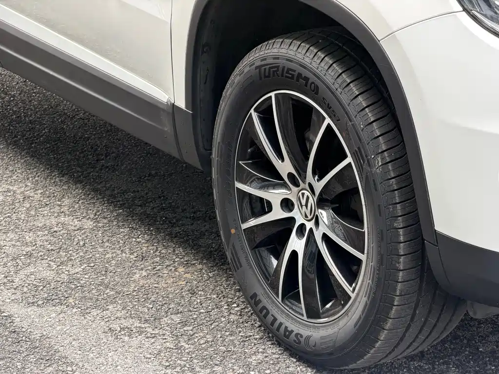 Volkswagen Tiguan 2015 — фото 4