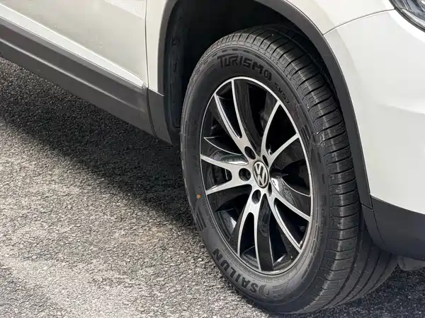 Volkswagen Tiguan 2015