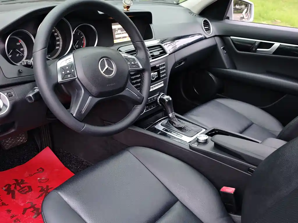 Mercedes-Benz C-Class 2011 — фото 16