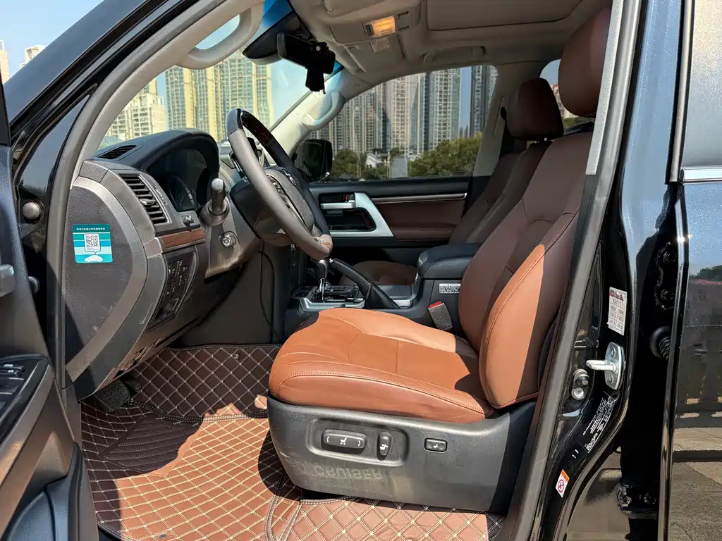 Toyota Land Cruiser 2019 — фото 13