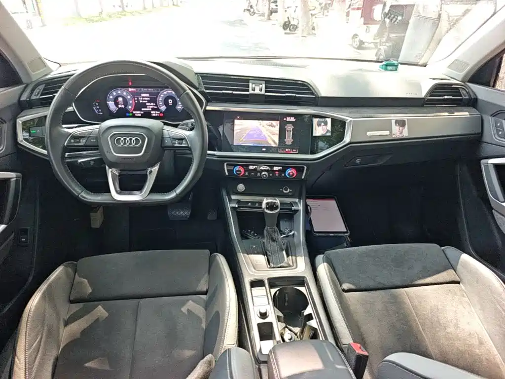 Audi Q3 2019 — фото 10