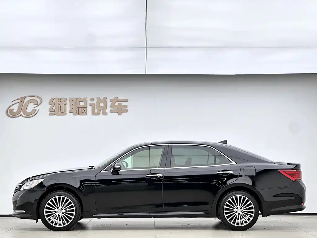 Toyota Crown 2017 — фото 3