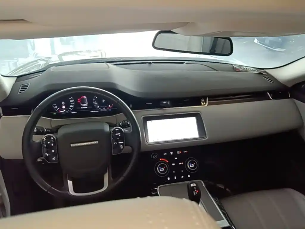 Land Rover Evoque 2020 — фото 10
