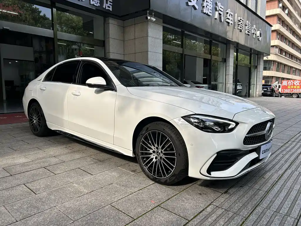 Mercedes-Benz C-Class 2025 — фото 15