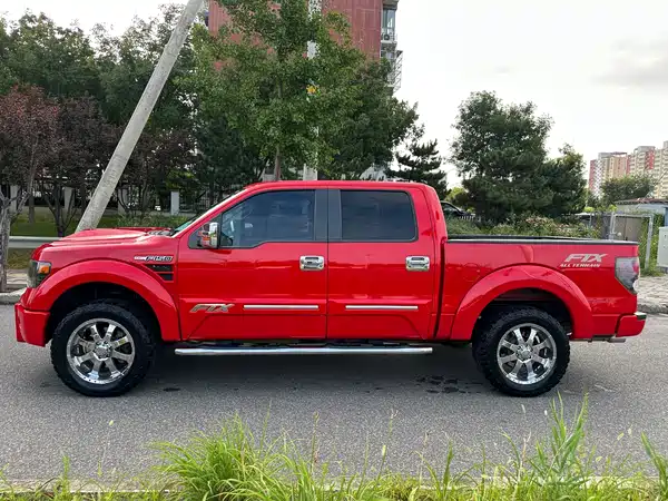 Ford F-150 Raptor 2014