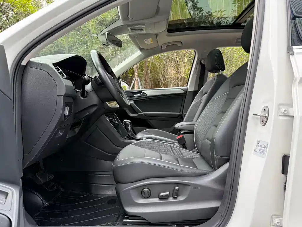 Volkswagen Tiguan L New Energy 2021 — фото 13