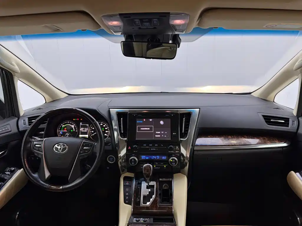 Toyota Alphard 2020 — фото 20