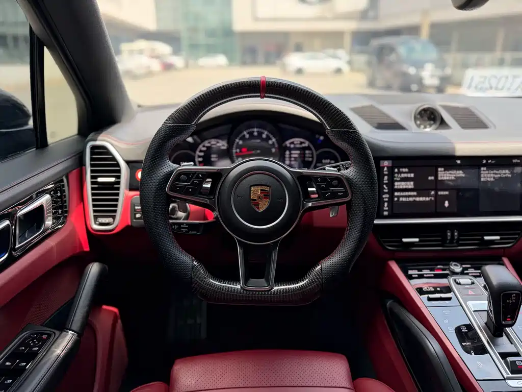 Porsche Cayenne 2019 — фото 16