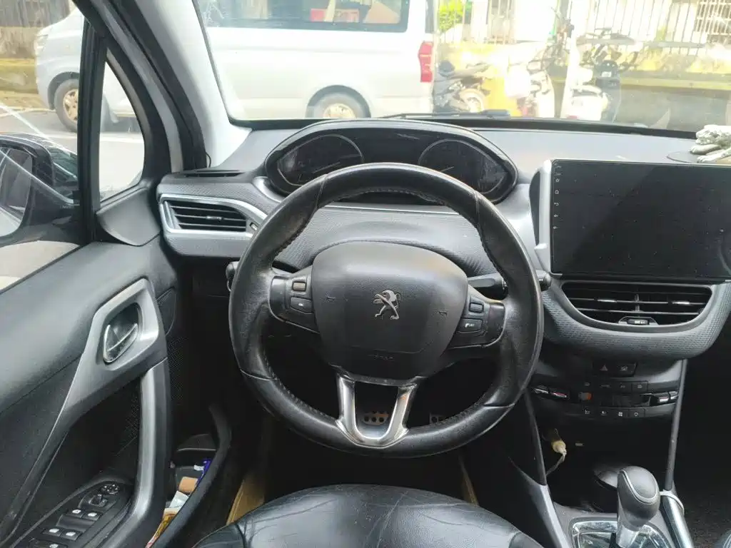 Peugeot 2008 2014