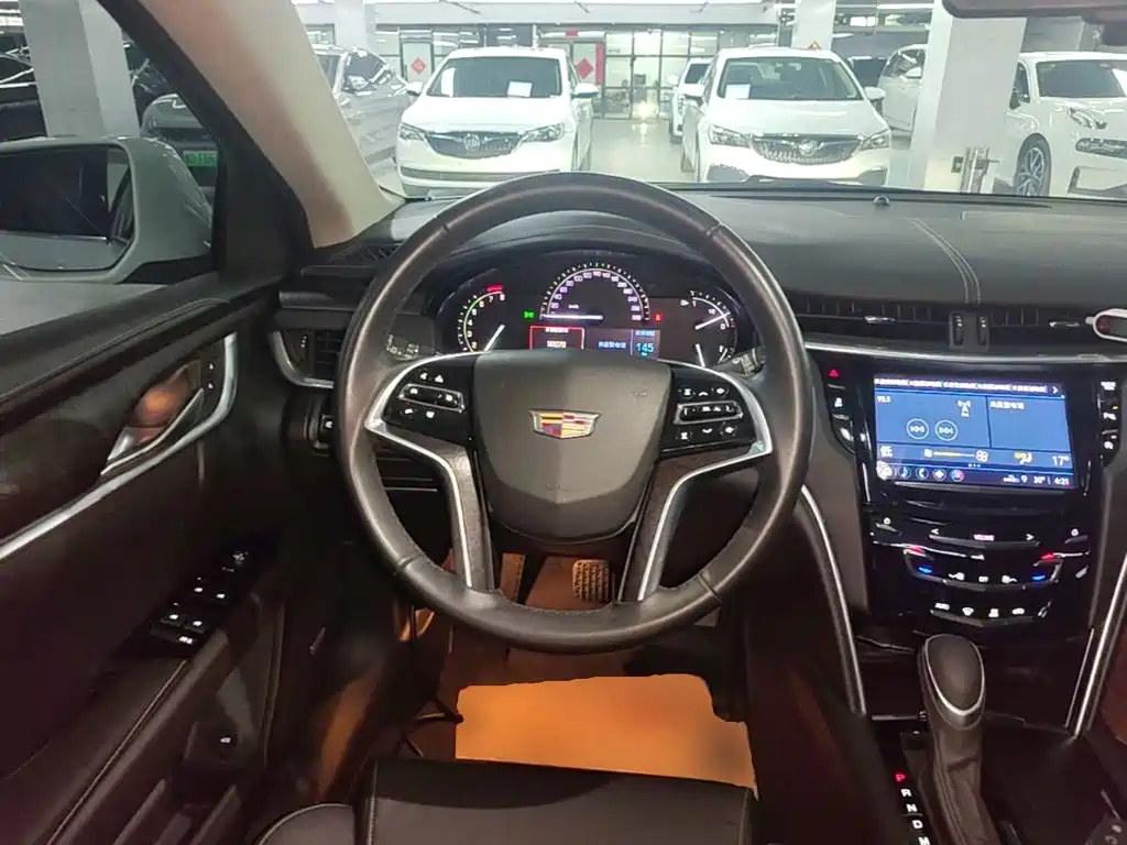 Cadillac XTS 2019 — фото 11