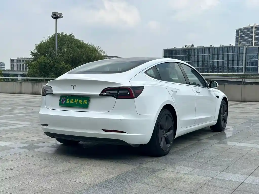 Tesla Model 3 2019 — фото 16